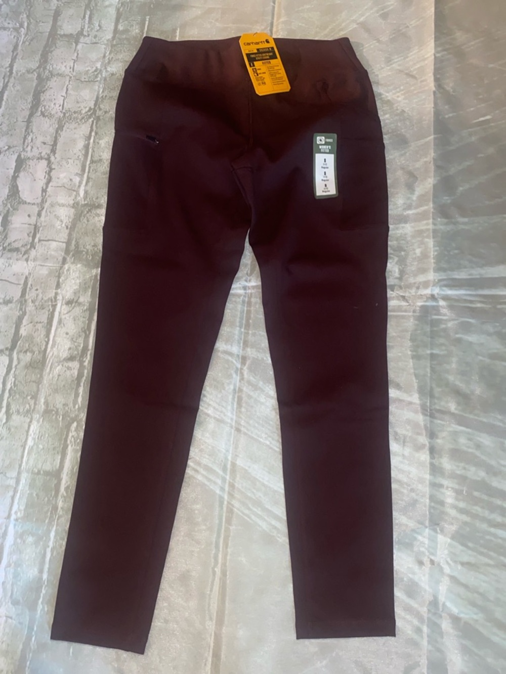 Carhartt women’s Slim Pants - Burgundy